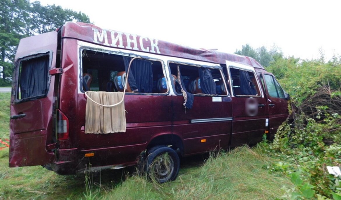 Маршрутка перевернулась