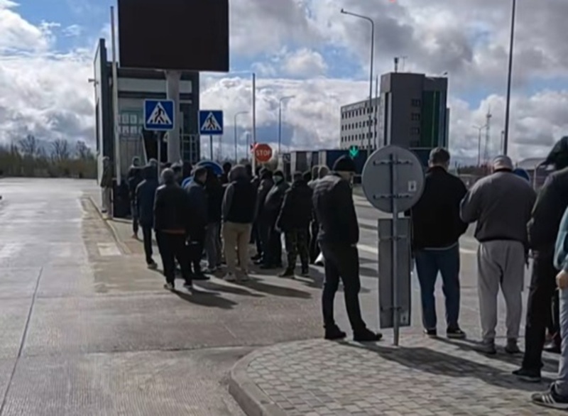 Очередь на регистрацию в зону ожидания