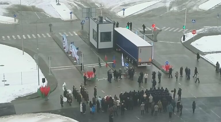 Дальнобойщики жалуются на новую зону ожидания под Брестом Открытие зоны ожидания