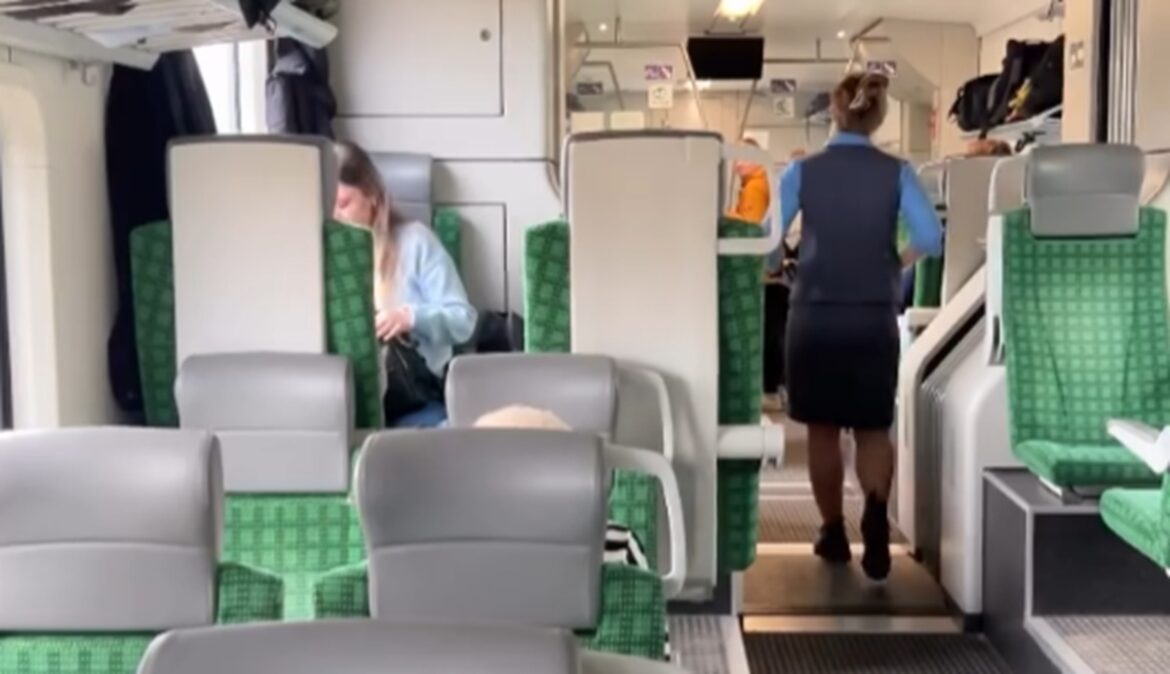 Поезд сломался