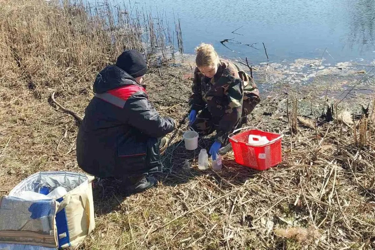 Взяли пробы воды