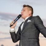 Певец Алексей Хлестов