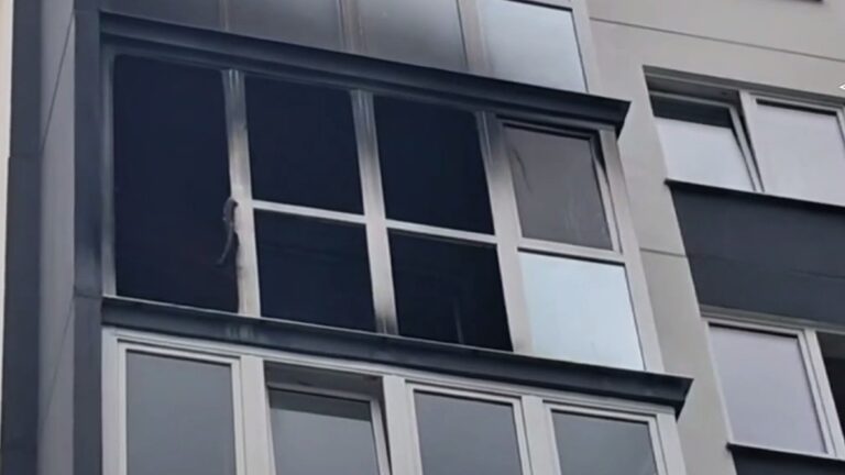 В Барановичах очевидцы спасли детей из горящей квартиры Сгоревший балкон