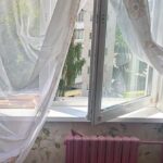 Девочка выпала из окна