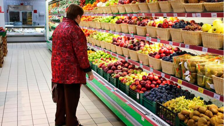 Россиянка показала покупки из Беларуси. И в комментариях разгорелась дискуссия В магазине