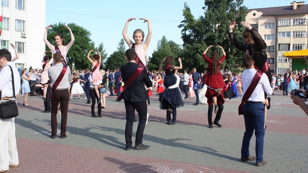 Выпускники