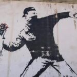 Метатель цветов Бэнкси